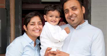 Inhaber S. Singh mit Familie